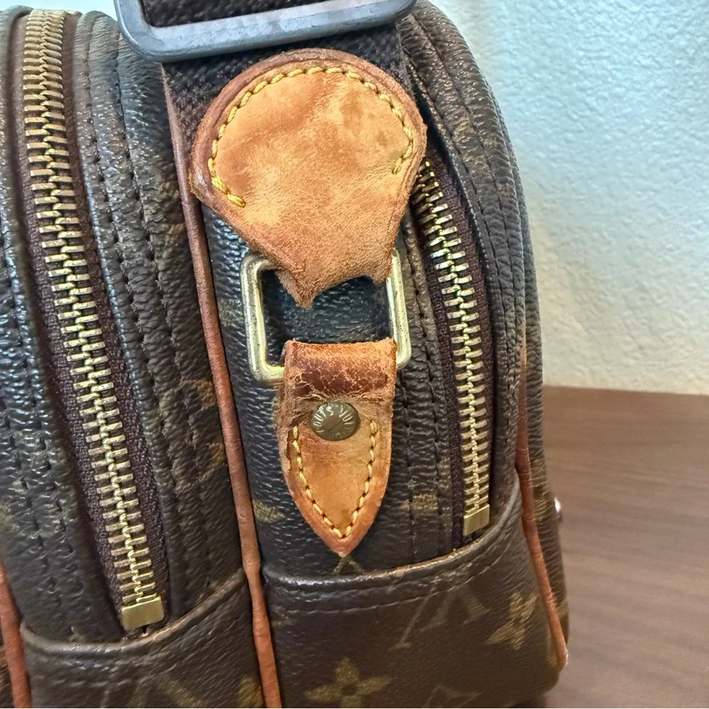Vintage Louis Vuitton Reporter with‎ COA